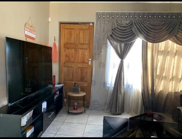 3 BEDROOM HOUSE FOR SALE IN PINEHAVEN